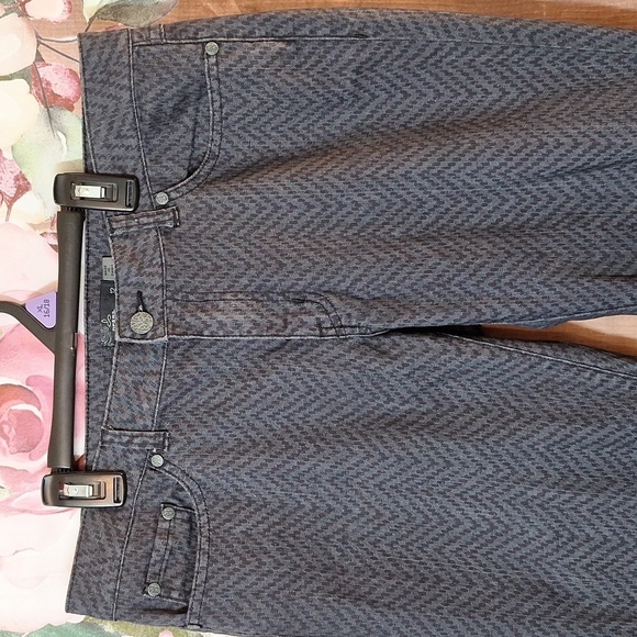PRANA JEANS SIZE 12 CHEVRON PRINT IN DARK GRAY AND DARK PURPLE. - Picture 2 of 9